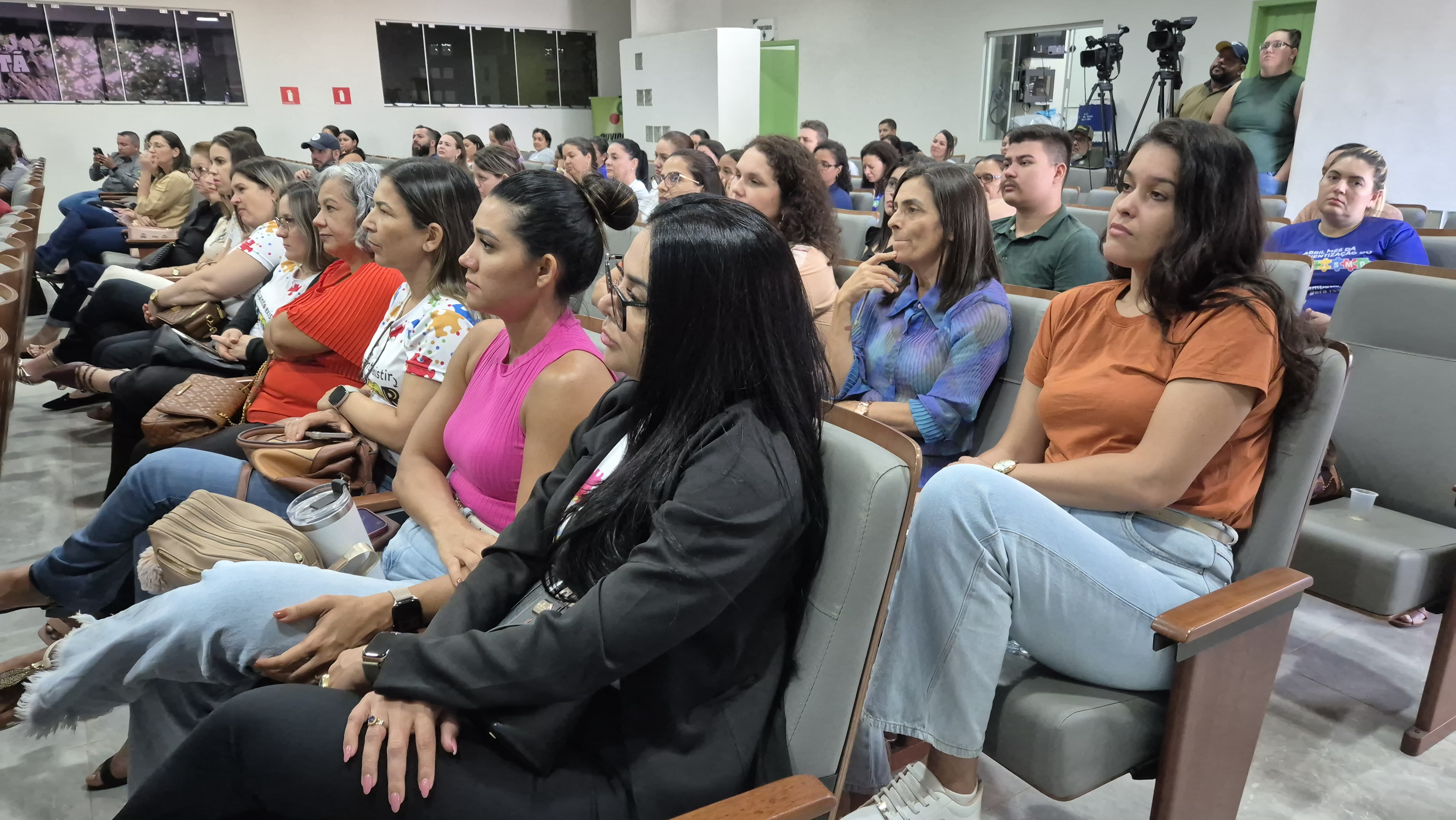 CMGN-MATERIA-CONF-AUTISMO-002